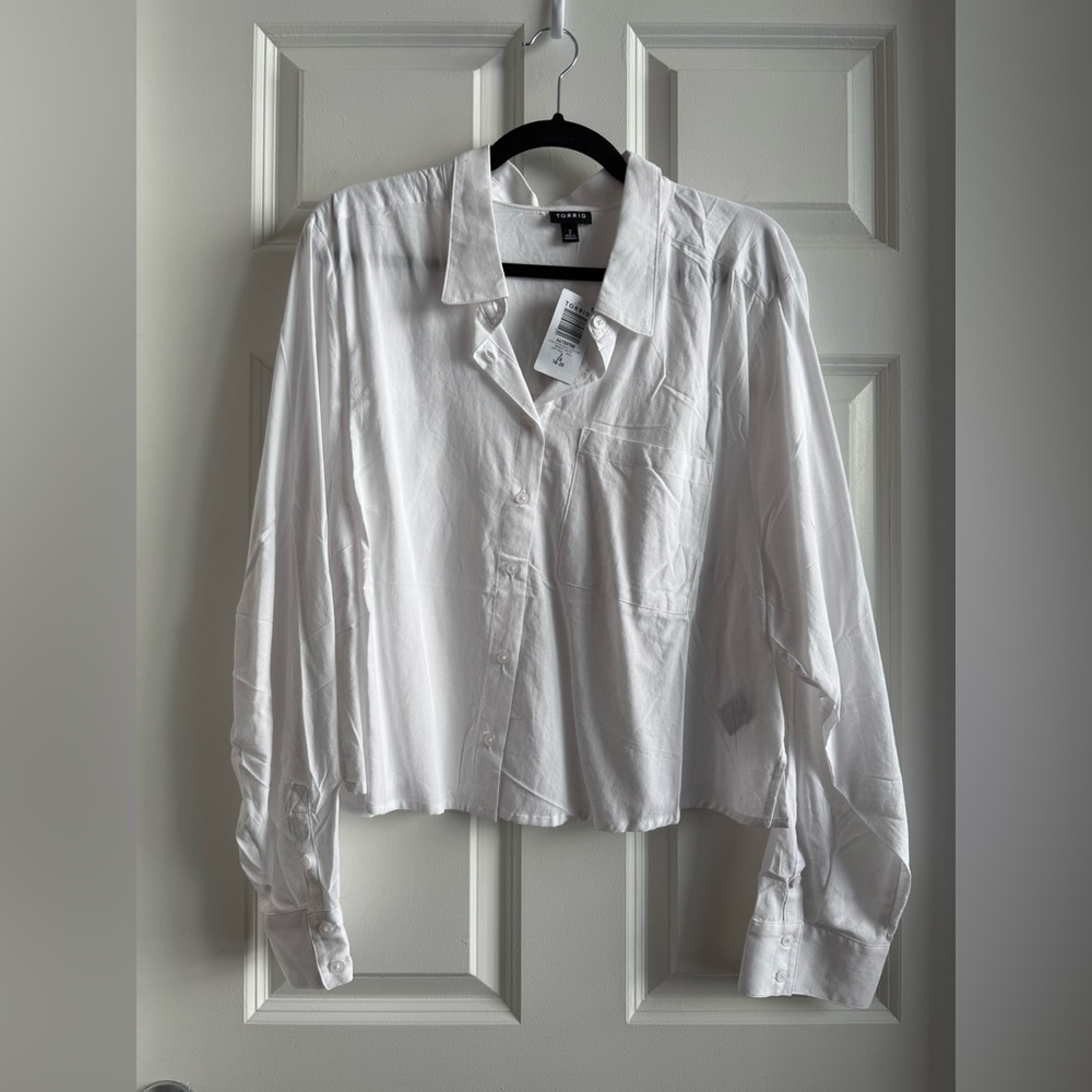 Torrid Cropped White Button-Up Shirt